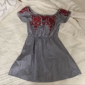 Off the shoulder striped detailed dress